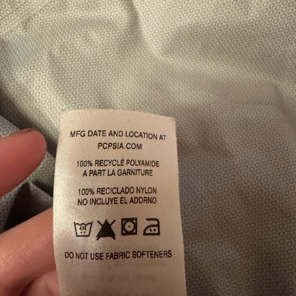 Blue Women’s Patagonia rain jacket - Picture 8 of 8